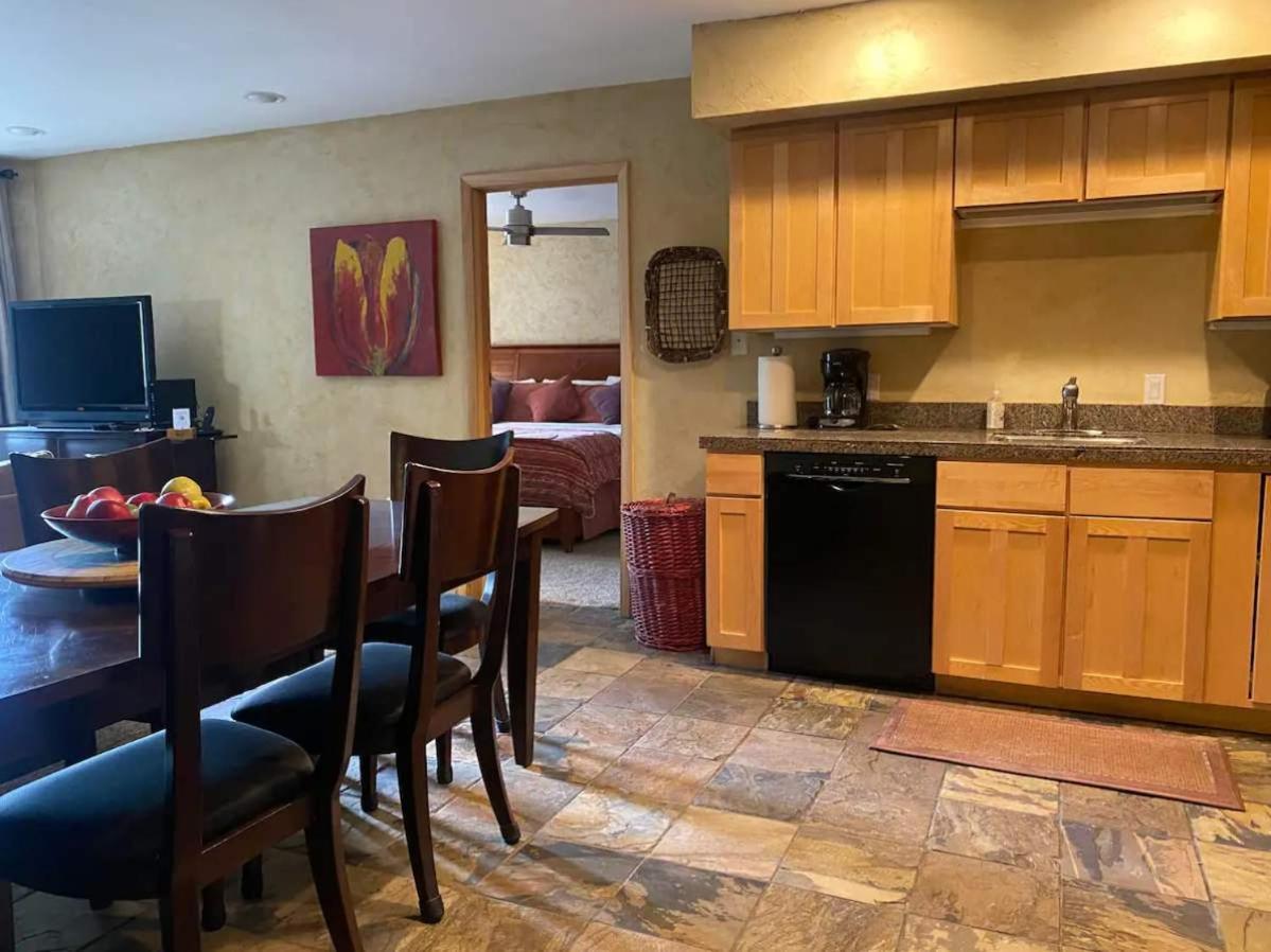 Best Location In The Heart Of Lions Head, Ski Lockers, Jacuzzi And Pool Vail Esterno foto