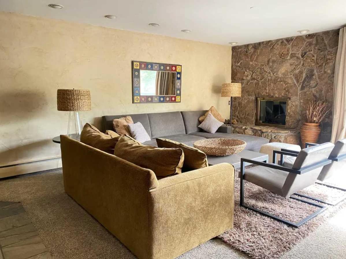 Best Location In The Heart Of Lions Head, Ski Lockers, Jacuzzi And Pool Vail Esterno foto
